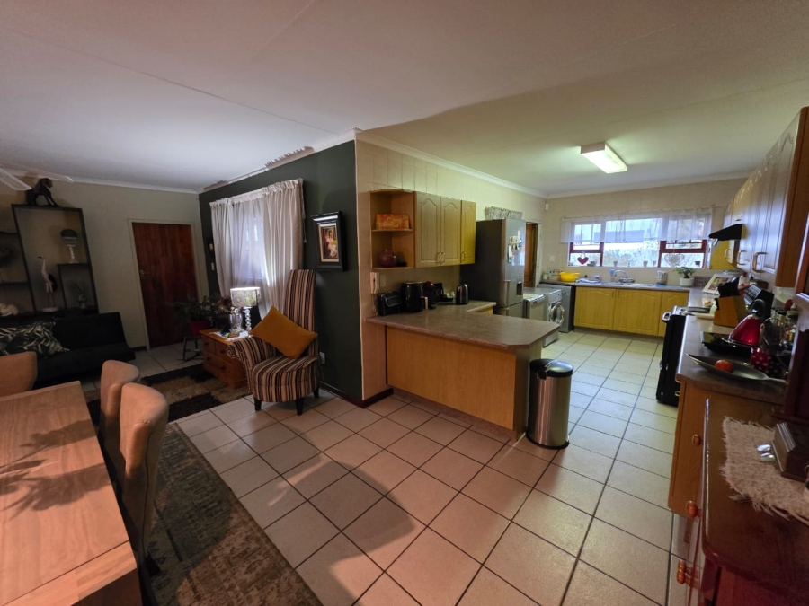 To Let 3 Bedroom Property for Rent in Vaalpark Free State
